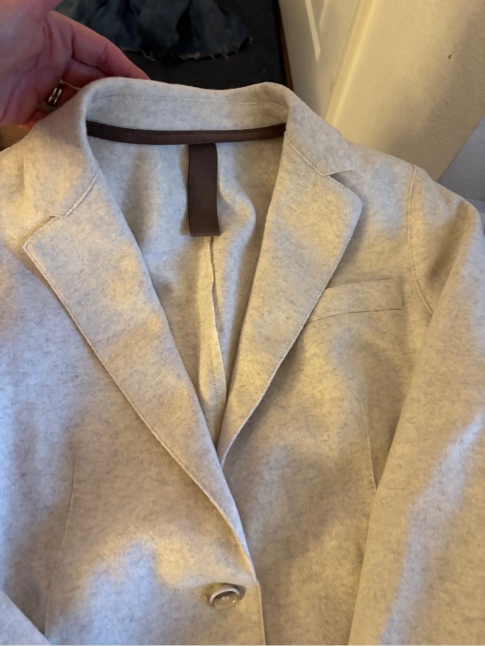 Eleventy Italian wool Light tan Women's Blazer Jacket - Classic Tailored size 40 - Picture 4 of 14